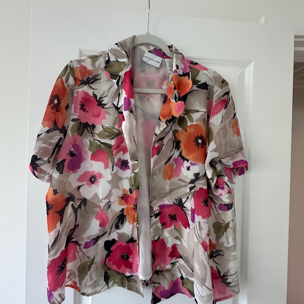 Floral Short Sleeve Blouse